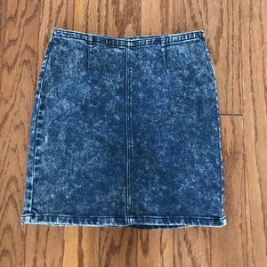 Stonewashed stretch mini denim skirt size M